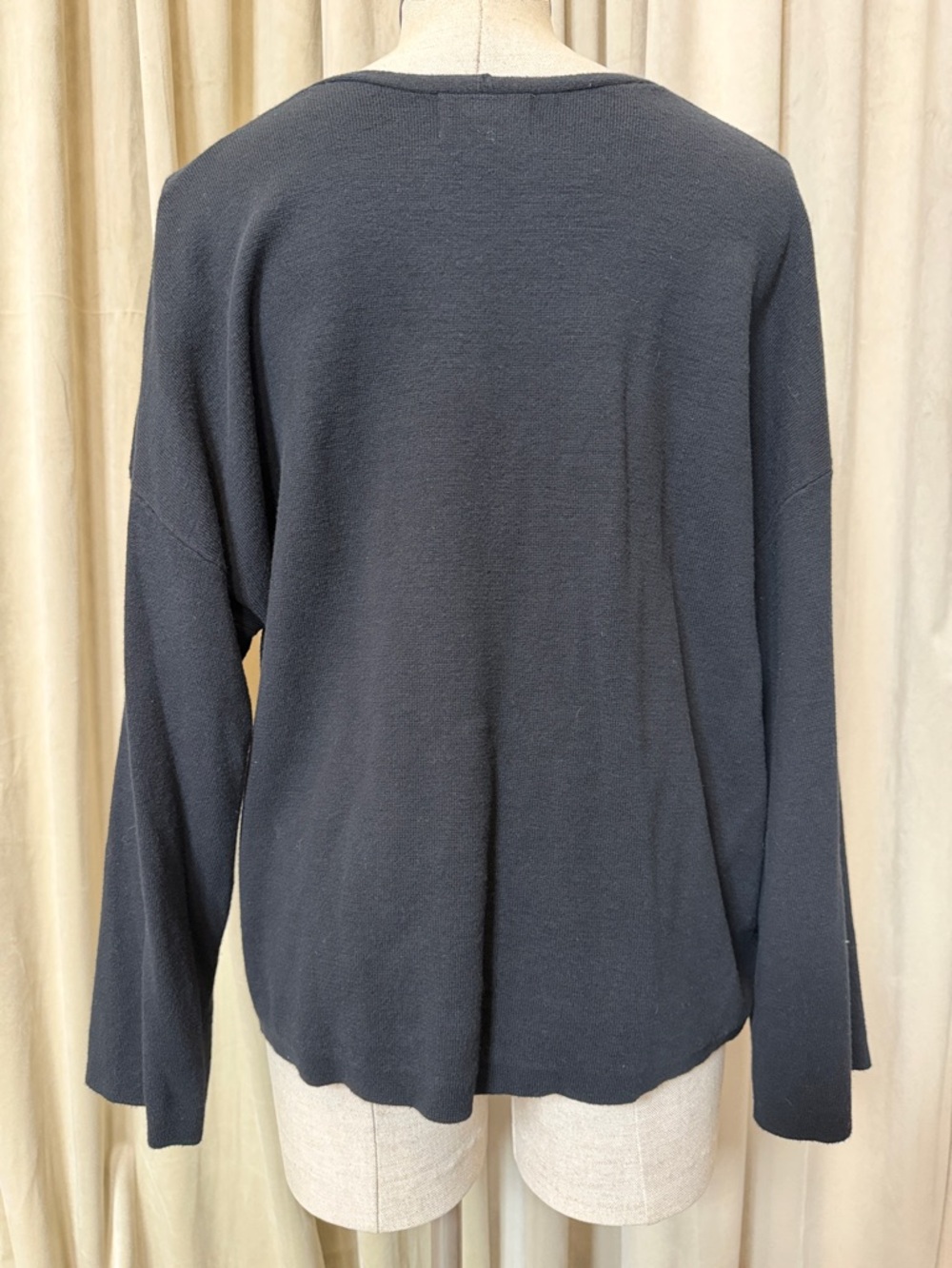 Old Navy Black Knit Crewneck Top, long sleeve, excellent condition